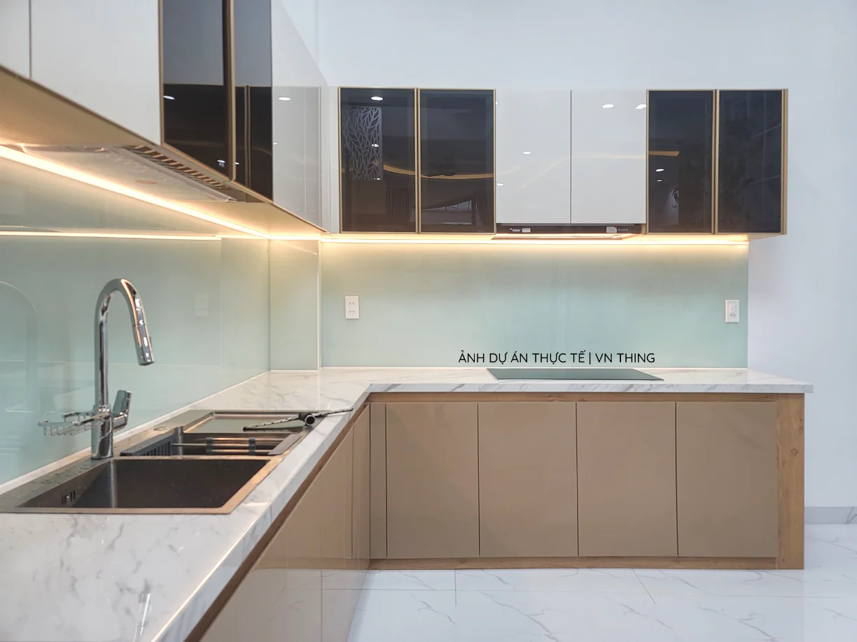 tu bep actylic canh kinh 2